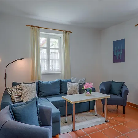Appartamento Rugana - Klassik Mit 1 Schlafzimmer Und Terrasse A24 *